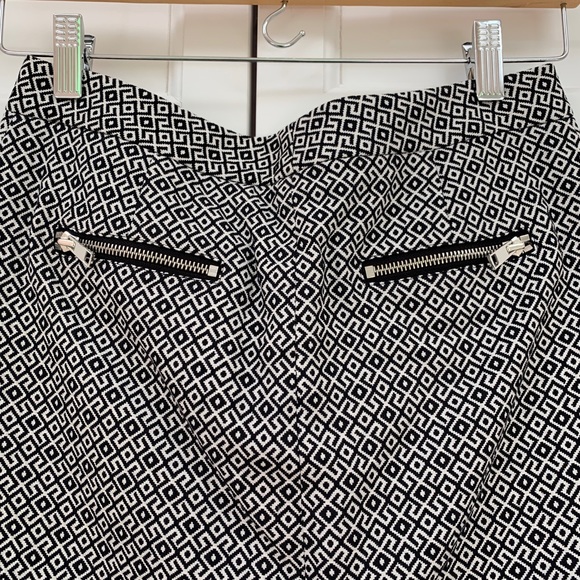 Intermix Black & White Patterned Skort - Picture 7 of 11